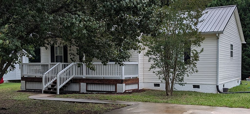 388 Meadow Lark Ln - Property Image