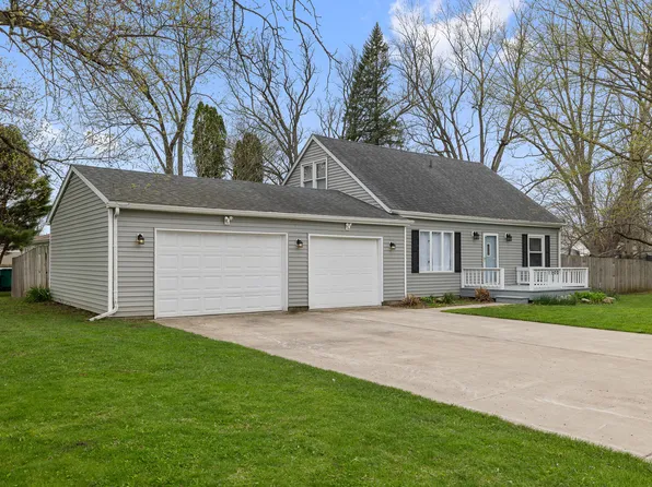 1102 W 14th St, La Porte, IN 46350