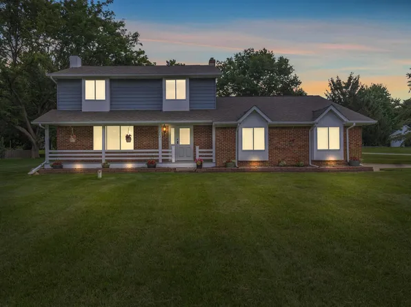 2826 Watchhill Dr, Lapeer, MI 48446