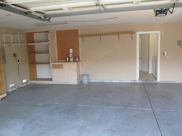 8305 Aqua Spray Ave — Photo 32