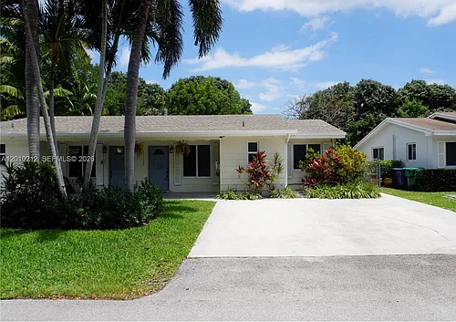 11043 SW 79th Ave Photo 1