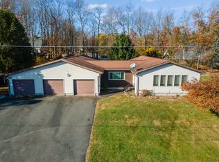 3 Possum Dr, New Fairfield, CT 06812