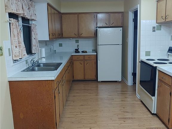 4th image of 9034 Wiencek Rd