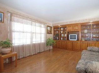 417 Grove St, Mundelein, IL