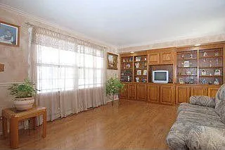 417 Grove St photo 1