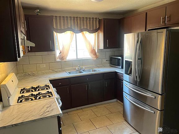 5th image of 1085 N Hidalgo Ave