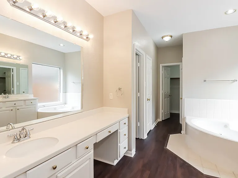 2534 Bridge Hampton Way — Photo 13