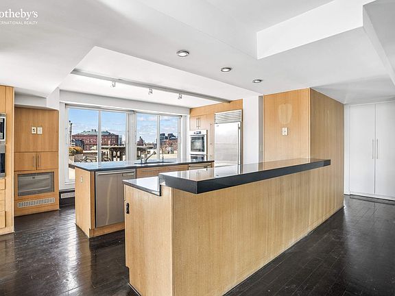 4th image of 3 Sheridan Sq APT 12B