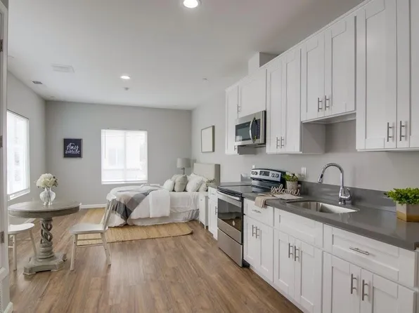 532 & 1/2 Cesar E Chavez Pkwy #1/2, San Diego, CA 92113