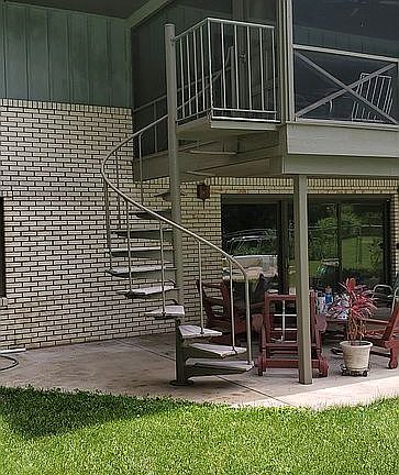 4th image of 3812 Marsh Ave