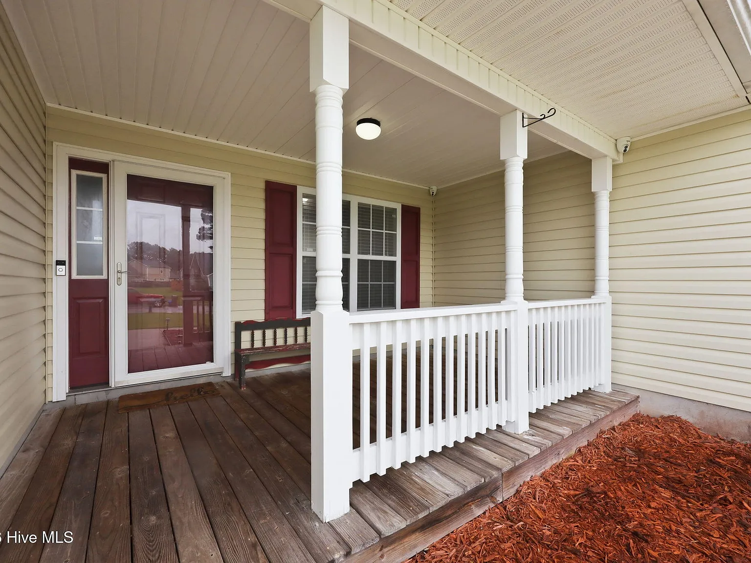 4 bed, 2.0 bath, $1,900 — Photo 2