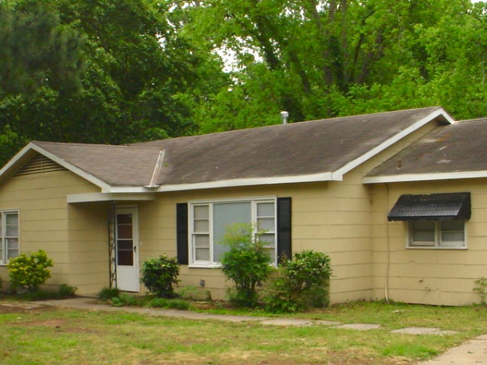 Front view of home.