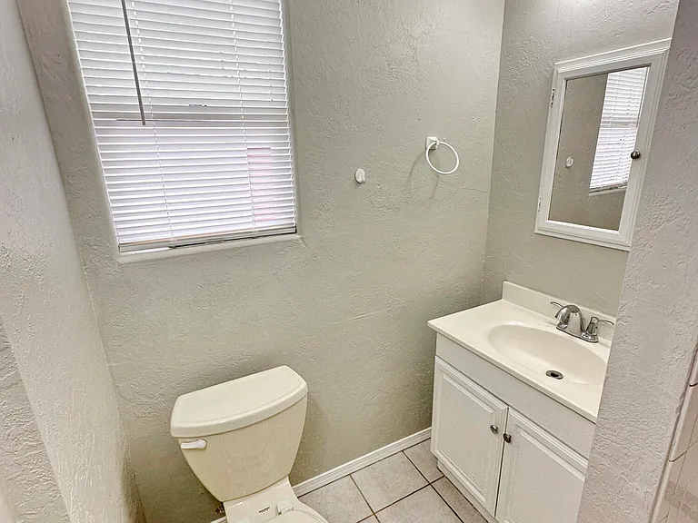 907 Stover Ave SW #B — Photo 8