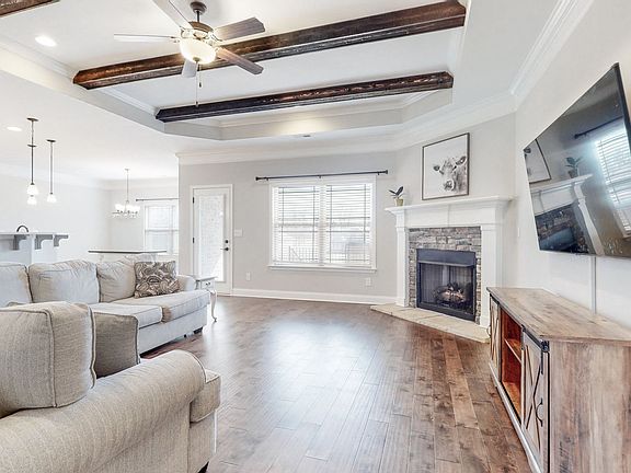 4th image of 48 Knotting Hill Dr