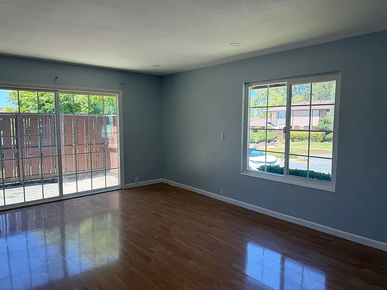 42911 Corte Habana — Photo 4