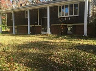 10 Woodsong Dr, Scituate, RI 02857