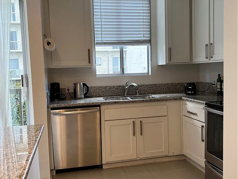 10747 Wilshire Blvd #505 — Photo 12