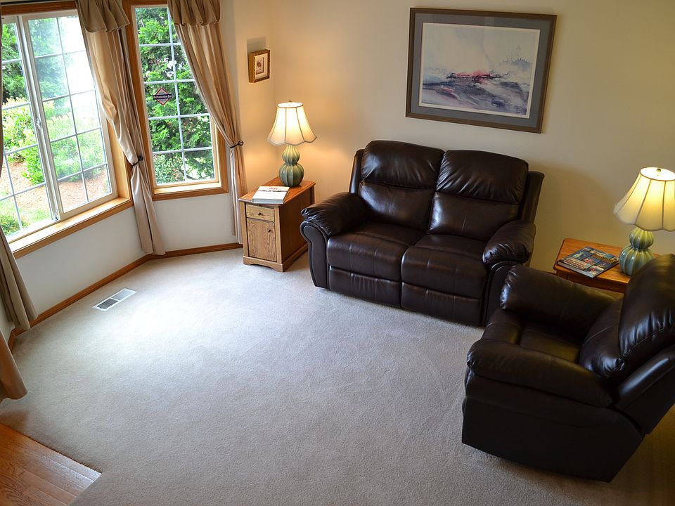 1st image of 10705 NE 25th Pl