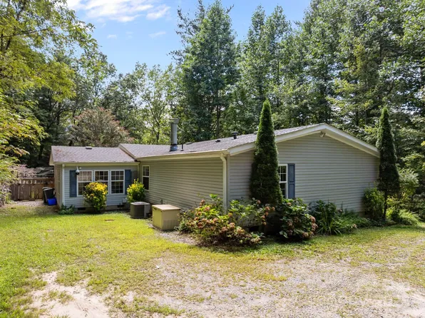 388 Pinewood Knoll Dr, Hendersonville, NC 28739