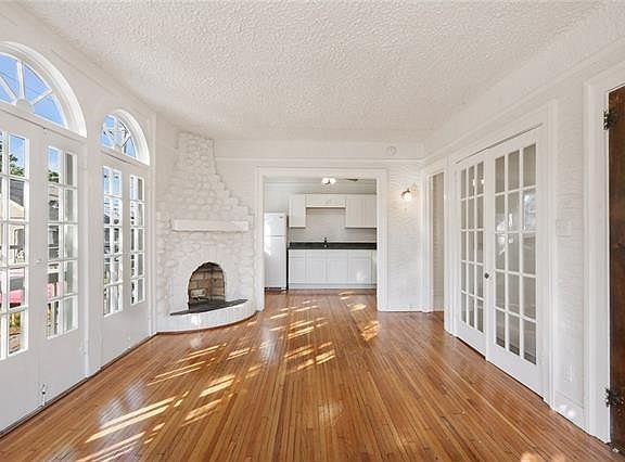 4th image of 4237 Fontainebleau Dr #A