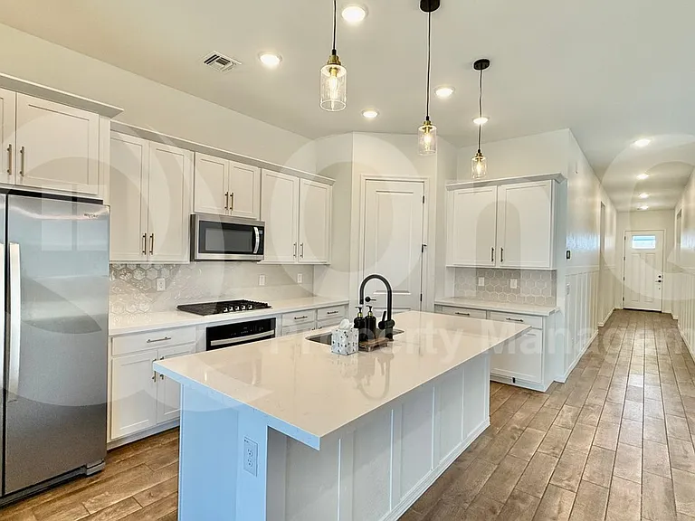 4437 W Mountain Laural Dr — Photo 5