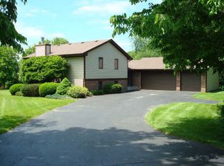 11696 Southgate Rd, Roscoe, IL 61073