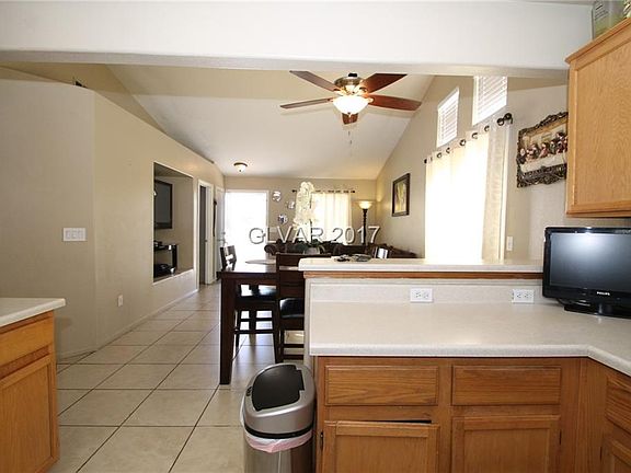 5th image of 856 Marion Dr