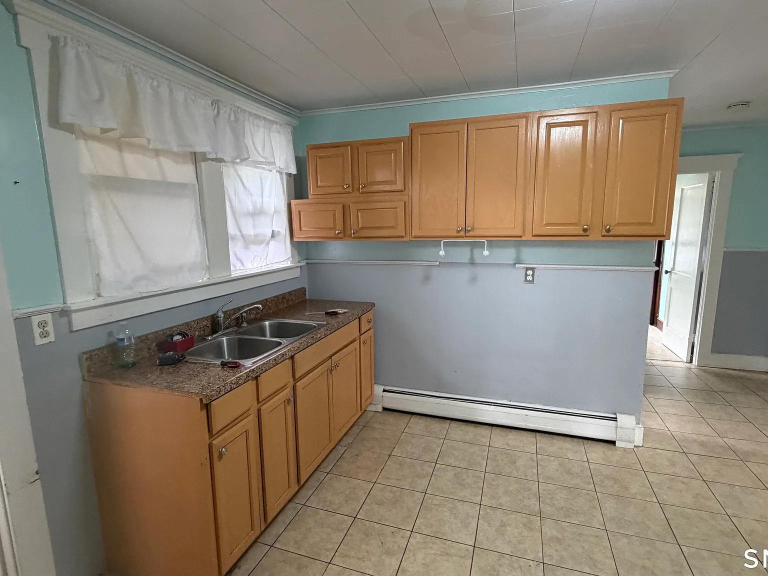 2 bed, 1.0 bath, 988 sqft, $1,700 — Photo 2