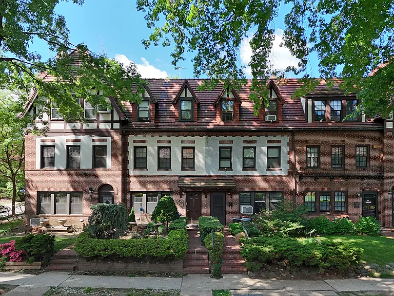 291 Burns St #2 — Photo 21