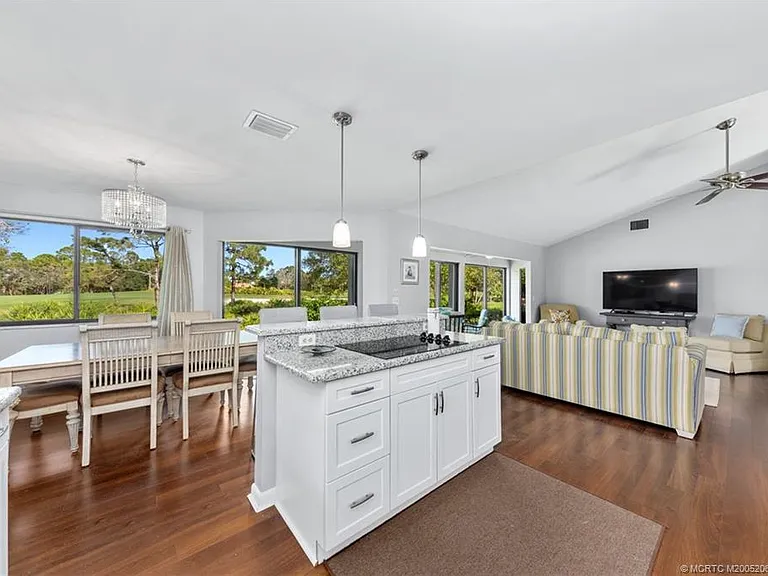2108 NW Greenbriar Ln — Photo 13