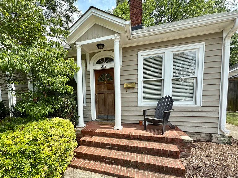 319 Circle Ave — Photo 3