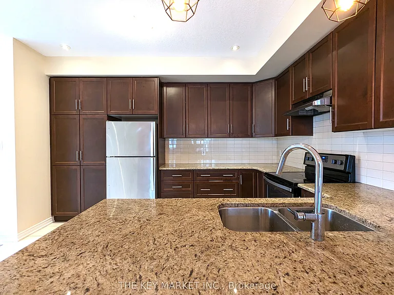 365 Belcourt Cmn — Photo 19