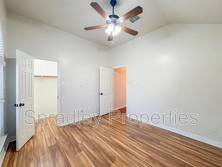 4905 Citrine Dr — Photo 11