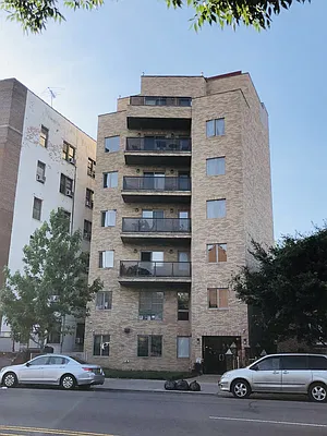 Sold by Momentum Real Estate LLC | media 4