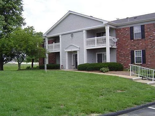 39 Berview Cir APT H photo 1