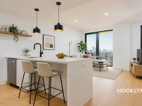 224 W 124th St