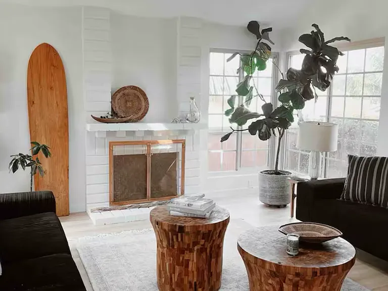 3557 Seafarer Dr — Photo 2