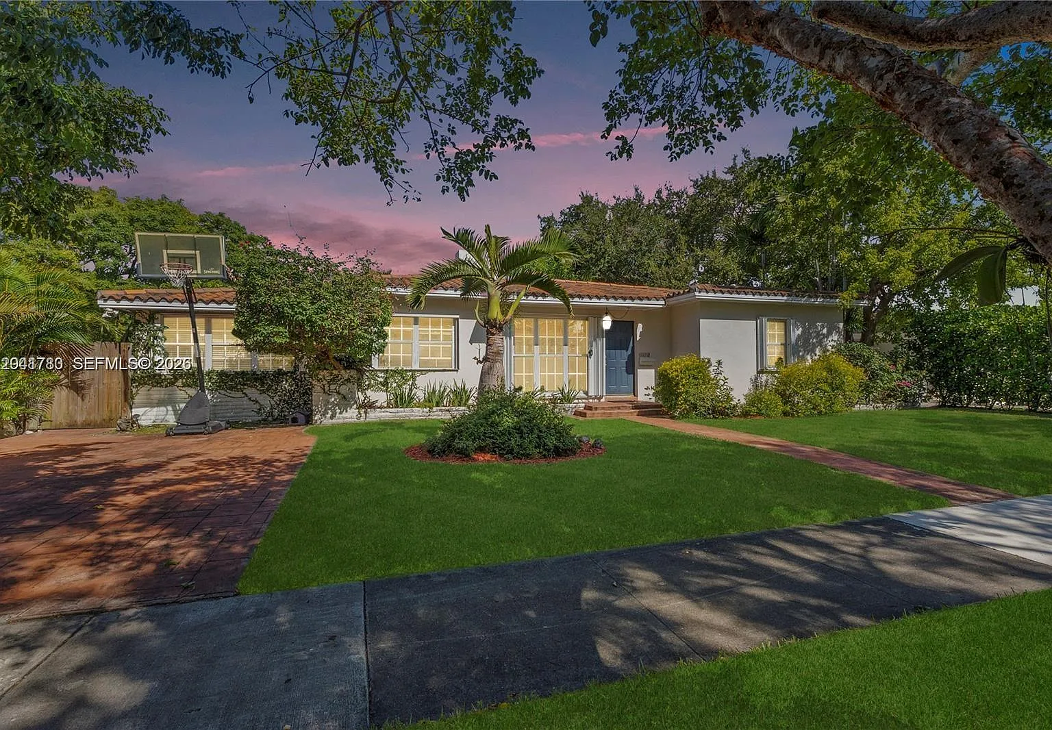 4 bed, 3.0 bath, 2192 sqft, $6,000 — Photo 4