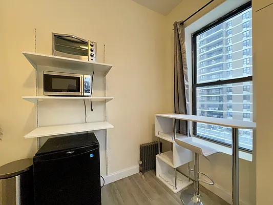 Rented by Bond New York | media 22