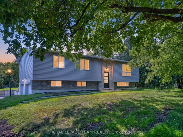 6614 Parkway Rd, Ottawa, ON K4P 1E5