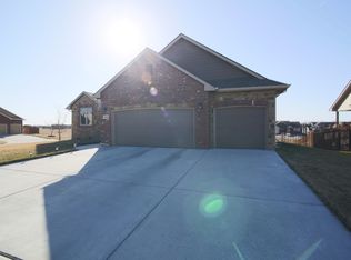 12604 E Cherry Creek Ct, Wichita, KS 67207