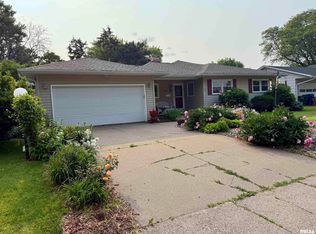 2816 Forest Rd, Davenport, IA 52803