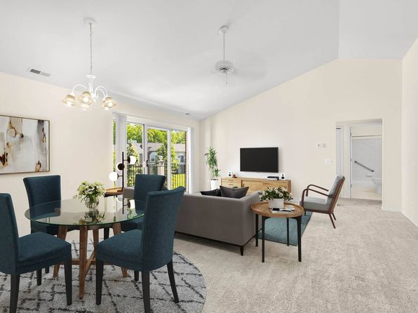 Briarcliff Village | 140 Crestview Blvd, Walled Lake, MI