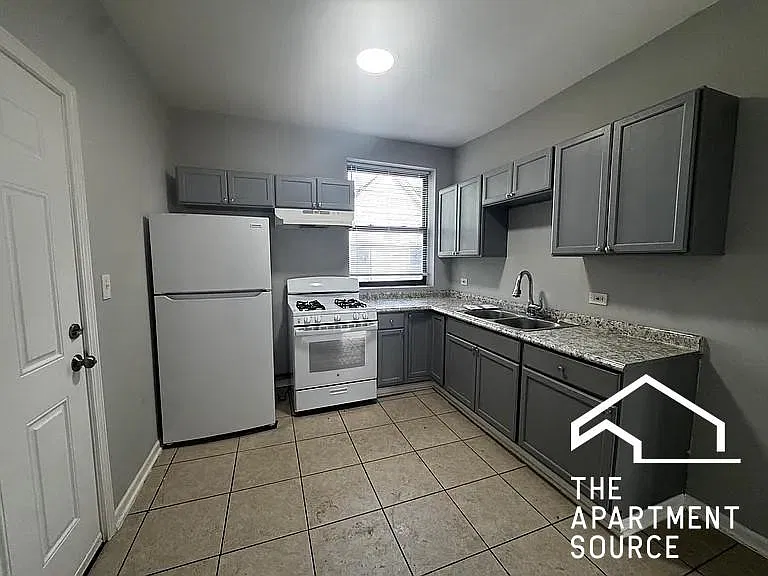 2666 East 77th Street #3 — Photo 3