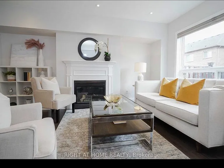 6399 Spinnaker Cir #121 — Photo 3