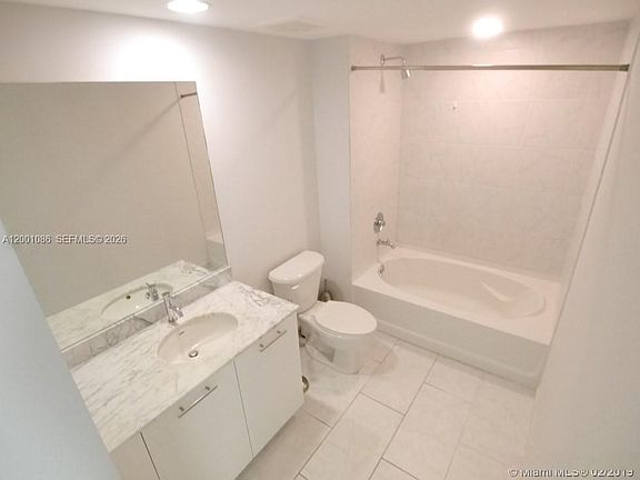 5th image of 951 Brickell Ave APT 2608