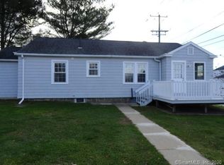 7 Niantic River Rd, Waterford, CT 06385