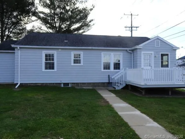 7 Niantic River Rd, Waterford, CT 06385