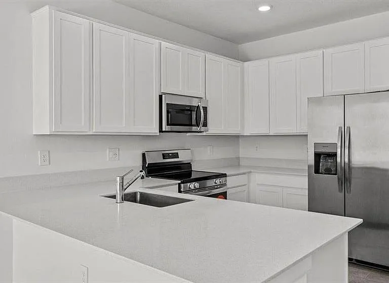 3302 Laurent Loop — Photo 8