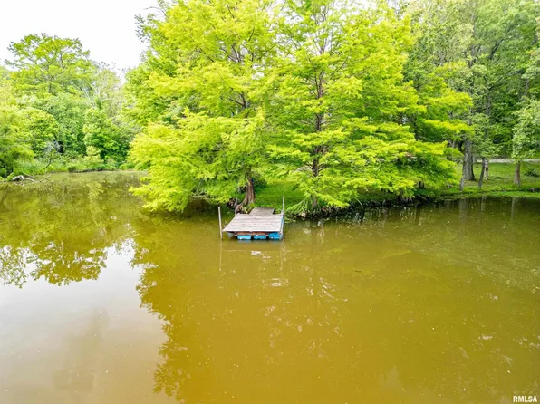 8328 Club Ln, Alma, IL 62807